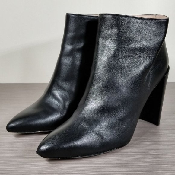Stuart Weitzman Pure Pointy Toe Bootie, Black Leather, Womens Size 5 - Picture 3 of 13